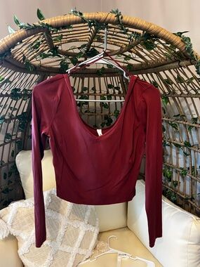 Womens Lululemon athletic top